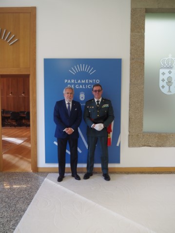 O novo xeneral xefe da Garda Civil en Galicia visita o Parlamento